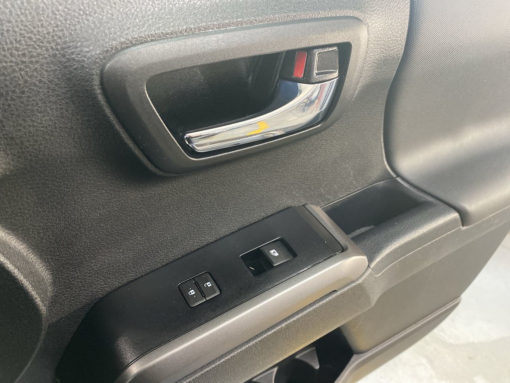 Toyota TACOMA SR5 | 4WD | Warranty Until May 2028 2023 à Saint John, Nouveau-Brunswick - 35 - w1024h768px