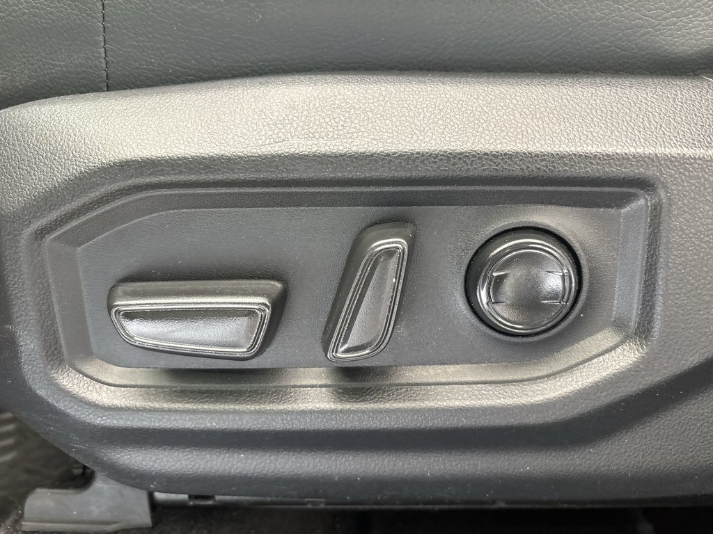 2023 Toyota Tundra Limited | Leather | Roof | Nav | HtdWheel | Cam in Saint John, New Brunswick - 12 - w1024h768px