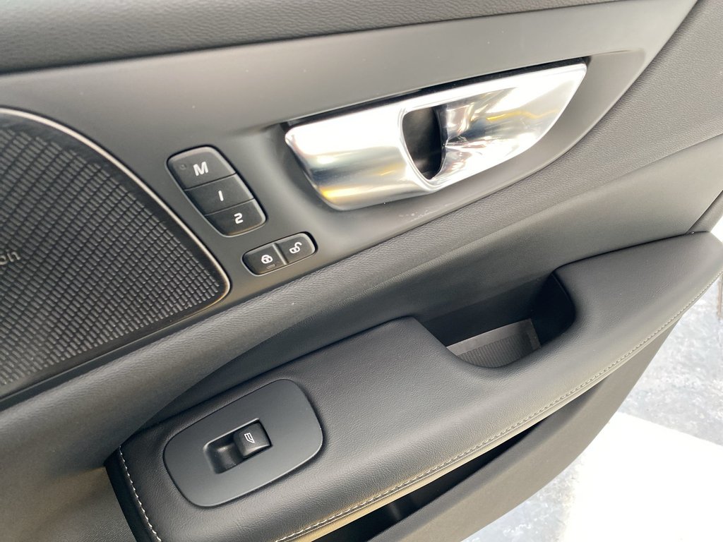 2025 Volvo V60 CROSS COUNTRY ULTRA in Saint John, New Brunswick - 34 - w1024h768px