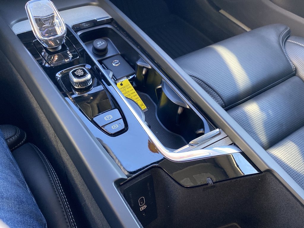 2025 Volvo V60 CROSS COUNTRY ULTRA in Saint John, New Brunswick - 23 - w1024h768px