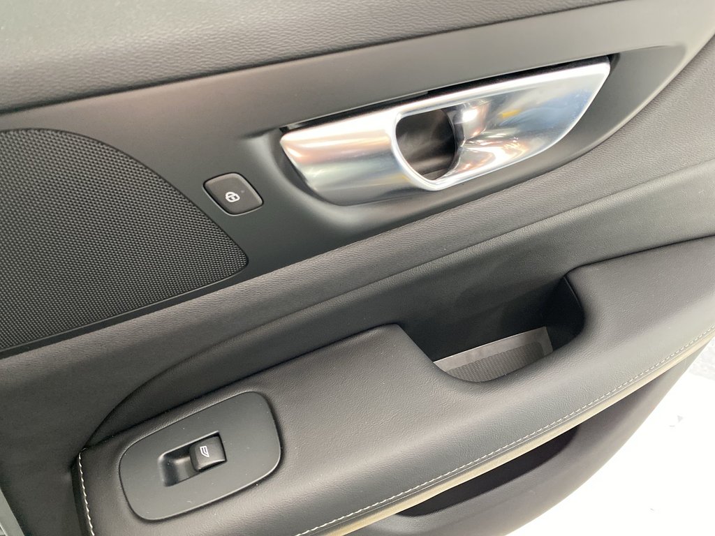 2025 Volvo V60 CROSS COUNTRY ULTRA in Saint John, New Brunswick - 30 - w1024h768px