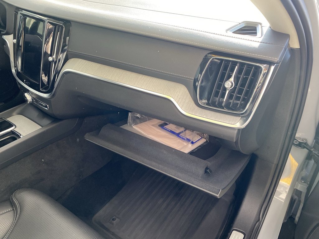 2025 Volvo V60 CROSS COUNTRY ULTRA in Saint John, New Brunswick - 32 - w1024h768px