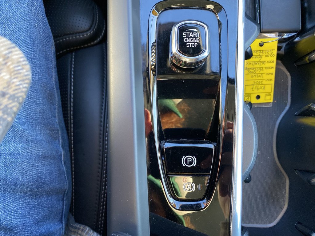 2025 Volvo V60 CROSS COUNTRY ULTRA in Saint John, New Brunswick - 16 - w1024h768px