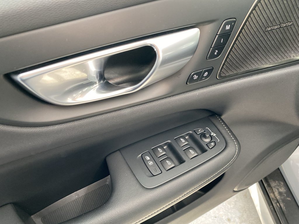 2025 Volvo V60 CROSS COUNTRY ULTRA in Saint John, New Brunswick - 13 - w1024h768px