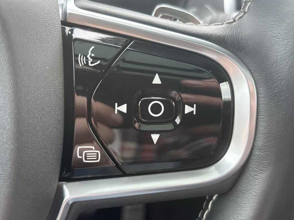 2020 Volvo XC90 R-Design | Leather | Roof | Nav | Cam | USB in Saint John, New Brunswick - 18 - w1024h768px