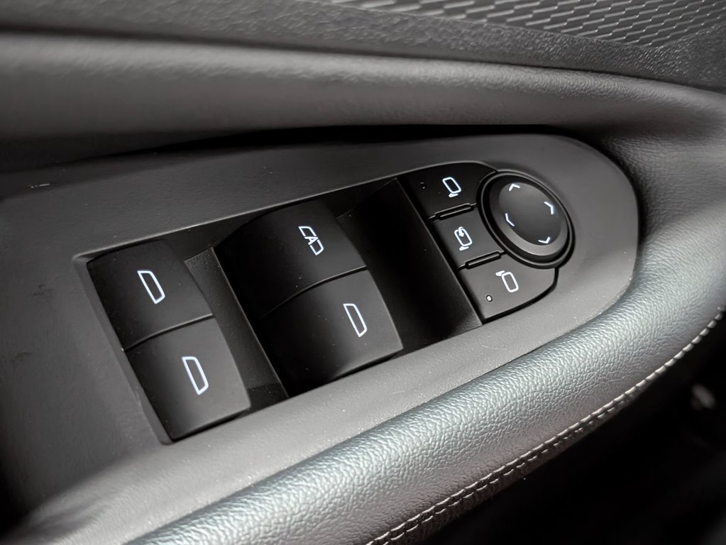 2024 Chevrolet Blazer LT EV eAWD in Sherbrooke, Quebec - 22 - w1024h768px