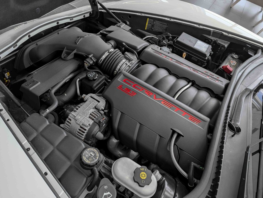 2010 Chevrolet Corvette 3LT Convertible Bas kilométrage in Sherbrooke, Quebec - 38 - w1024h768px