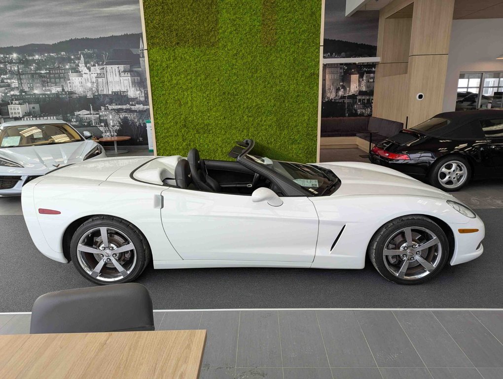 2010 Chevrolet Corvette 3LT Convertible Bas kilométrage in Sherbrooke, Quebec - 16 - w1024h768px