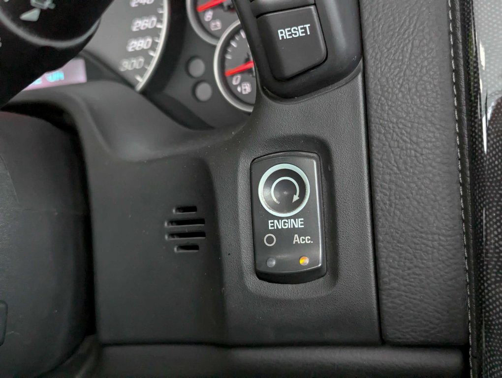 2010 Chevrolet Corvette 3LT Convertible Bas kilométrage in Sherbrooke, Quebec - 27 - w1024h768px