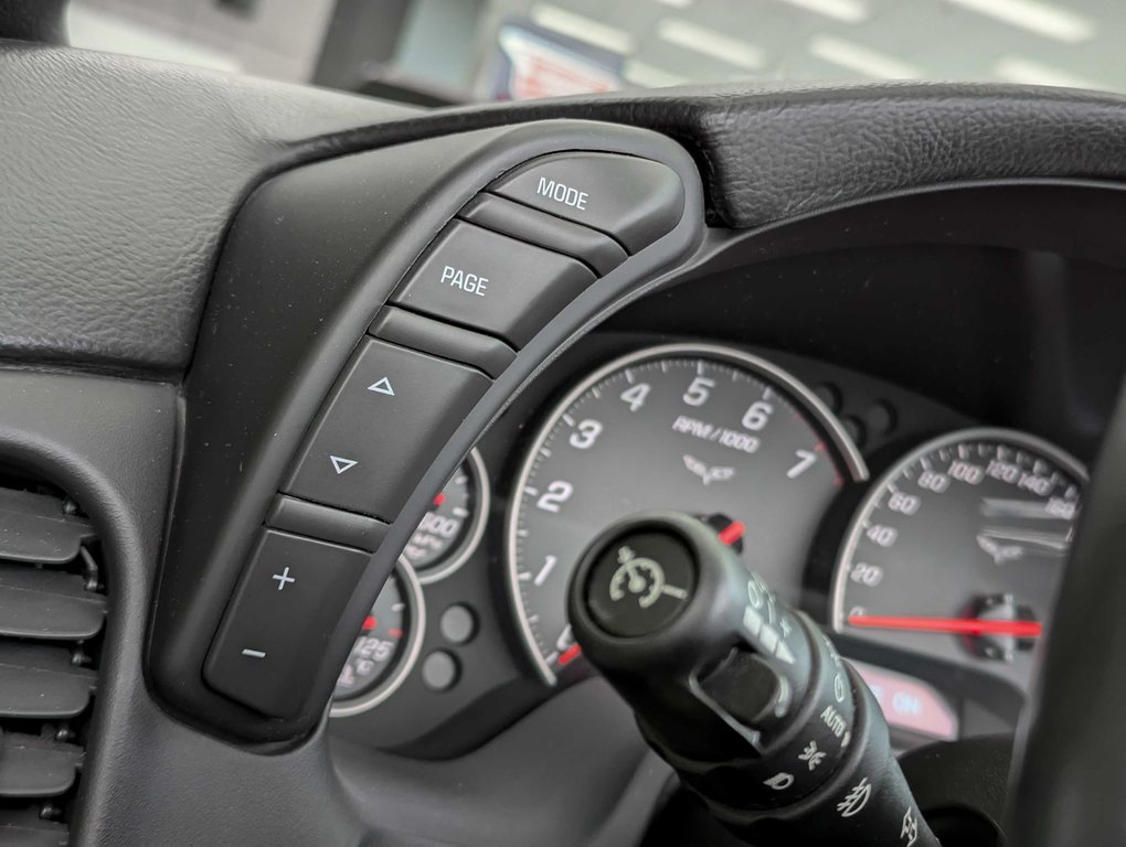 2010 Chevrolet Corvette 3LT Convertible Bas kilométrage in Sherbrooke, Quebec - 29 - w1024h768px
