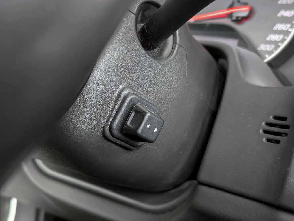 2010 Chevrolet Corvette 3LT Convertible Bas kilométrage in Sherbrooke, Quebec - 34 - w1024h768px