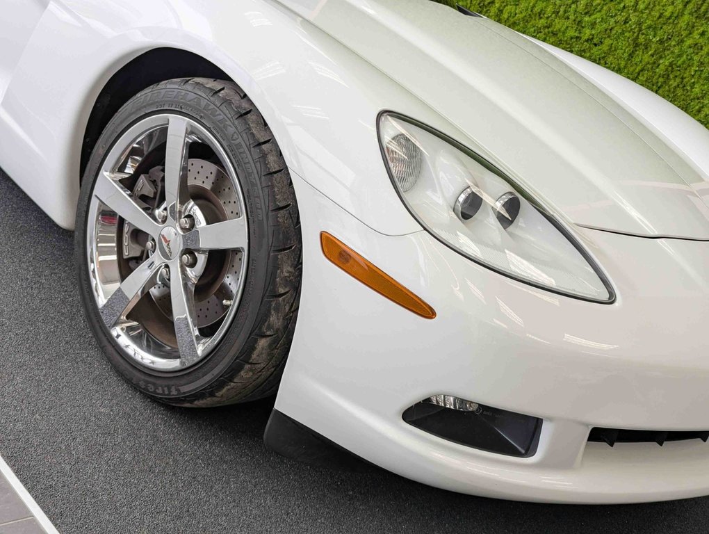 2010 Chevrolet Corvette 3LT Convertible Bas kilométrage in Sherbrooke, Quebec - 4 - w1024h768px