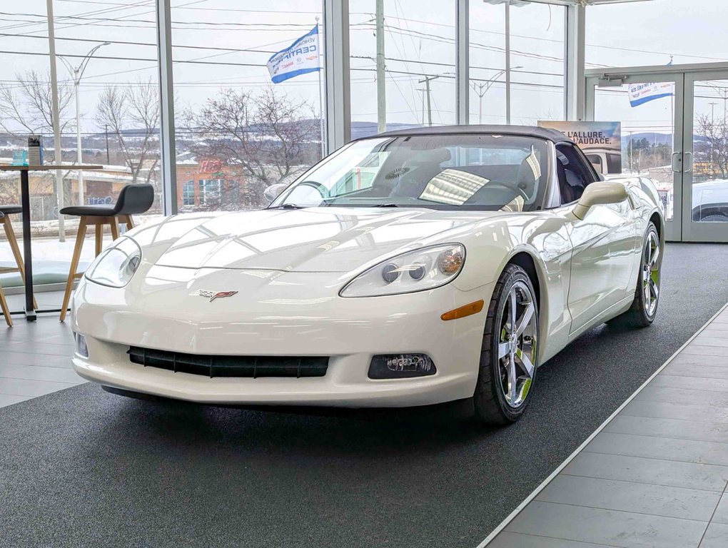 2010 Chevrolet Corvette 3LT Convertible Bas kilométrage in Sherbrooke, Quebec - 1 - w1024h768px