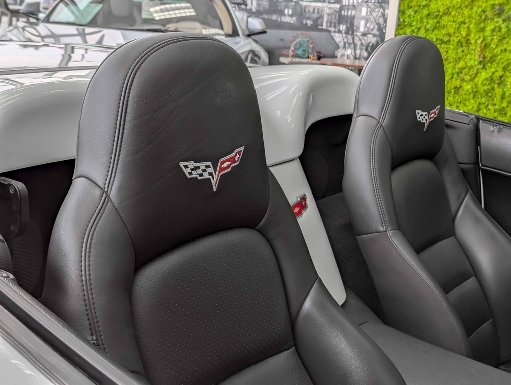 2010 Chevrolet Corvette 3LT Convertible Bas kilométrage in Sherbrooke, Quebec - 18 - w1024h768px