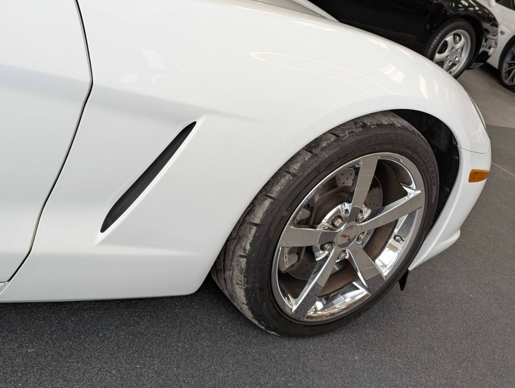 2010 Chevrolet Corvette 3LT Convertible Bas kilométrage in Sherbrooke, Quebec - 11 - w1024h768px