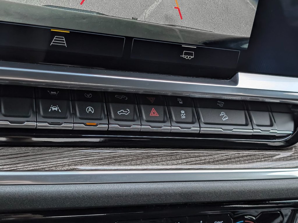2022 Chevrolet Silverado 1500 LT Trail Boss Z71 4WD Crew Cab 6 places 2.7L in Sherbrooke, Quebec - 17 - w1024h768px