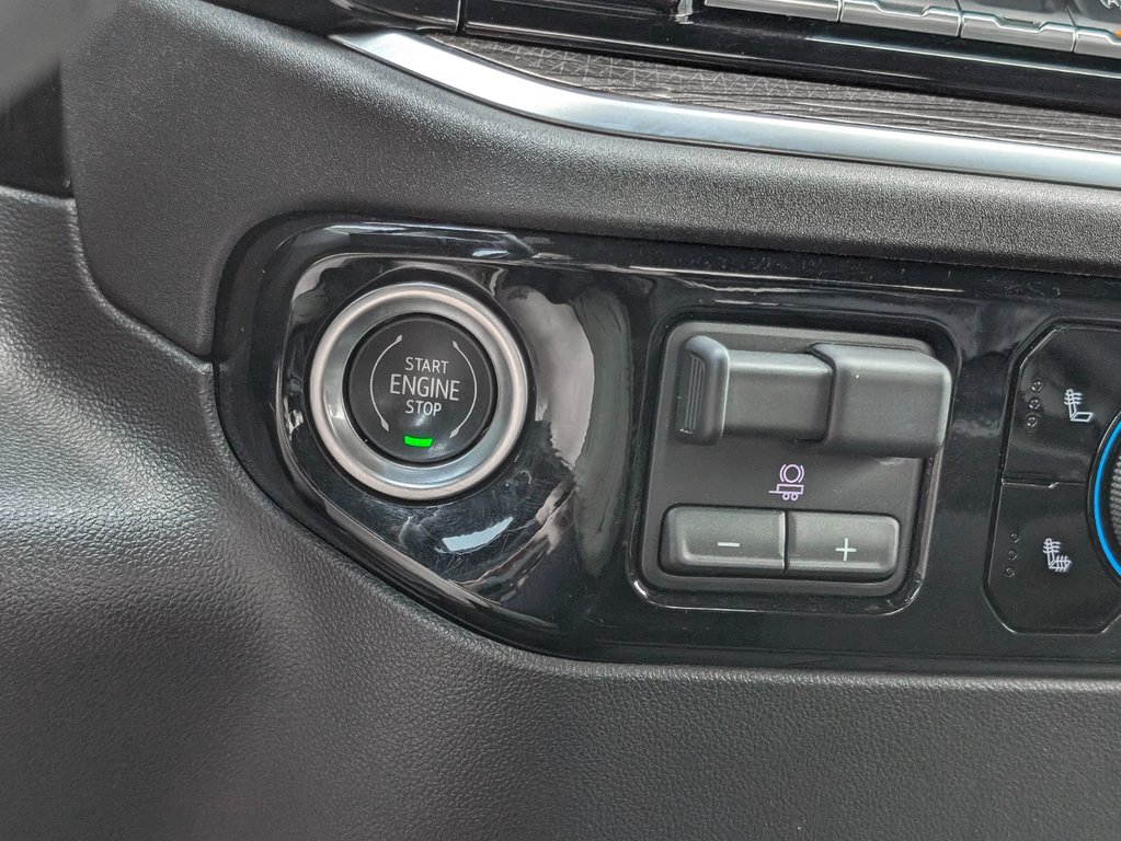 2022 Chevrolet Silverado 1500 LT Trail Boss Z71 4WD Crew Cab 6 places 2.7L in Sherbrooke, Quebec - 19 - w1024h768px