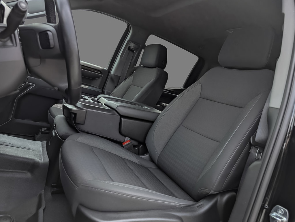 2022 Chevrolet Silverado 1500 LT Trail Boss Z71 4WD Crew Cab 6 places 2.7L in Sherbrooke, Quebec - 9 - w1024h768px