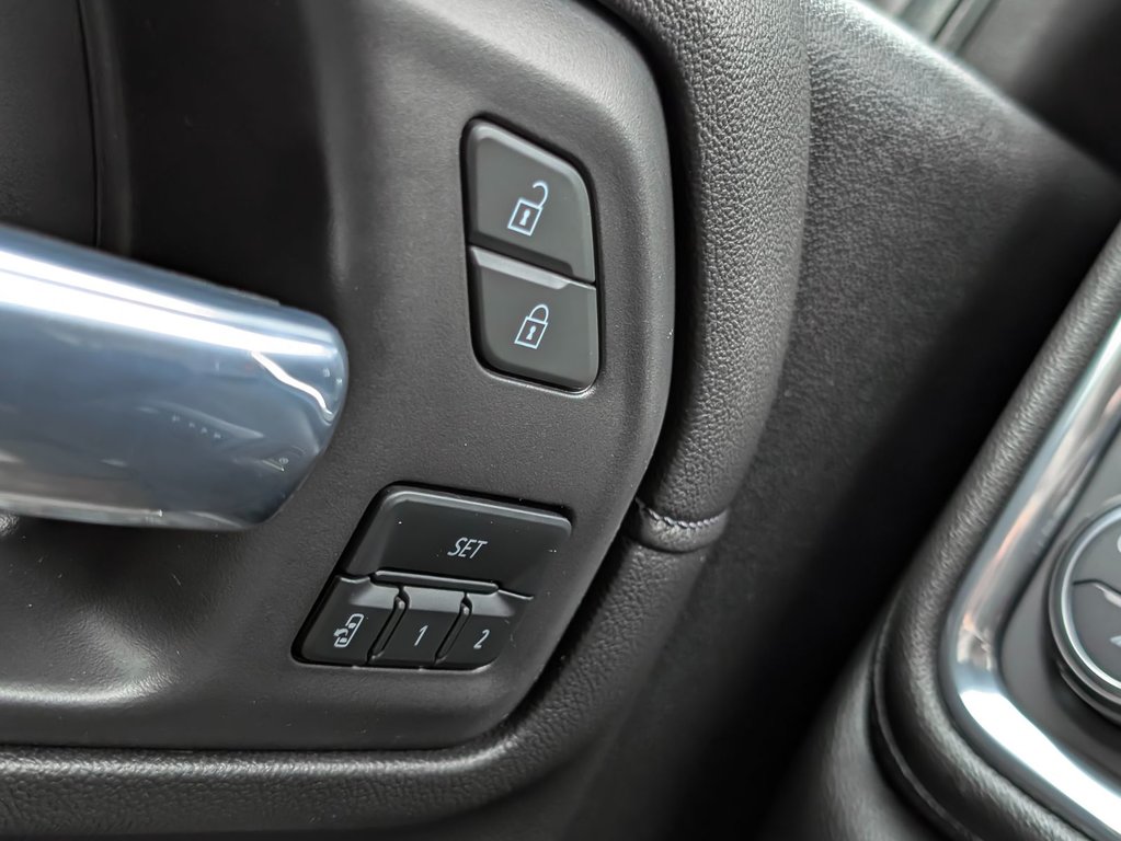 Chevrolet SILVERADO 2500 CAISSE STANDARD DE 6 PIED Marche Pieds Électrique Toit Ouvrant 2023 à Sherbrooke, Québec - 23 - w1024h768px