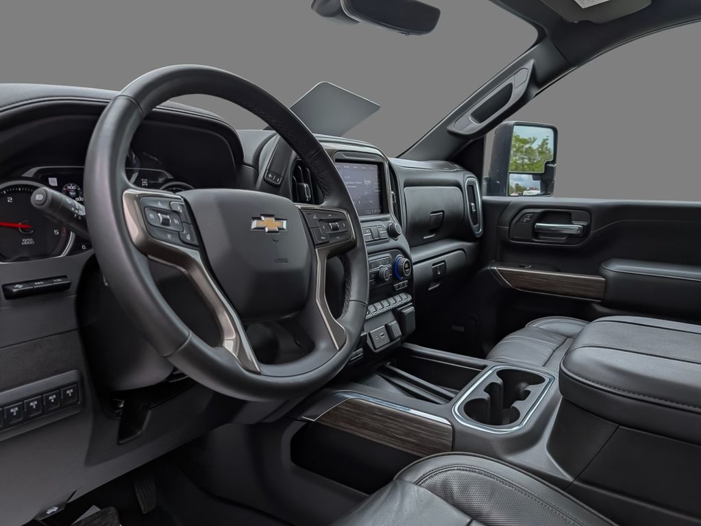 Chevrolet SILVERADO 2500 CAISSE STANDARD DE 6 PIED Marche Pieds Électrique Toit Ouvrant 2023 à Sherbrooke, Québec - 7 - w1024h768px