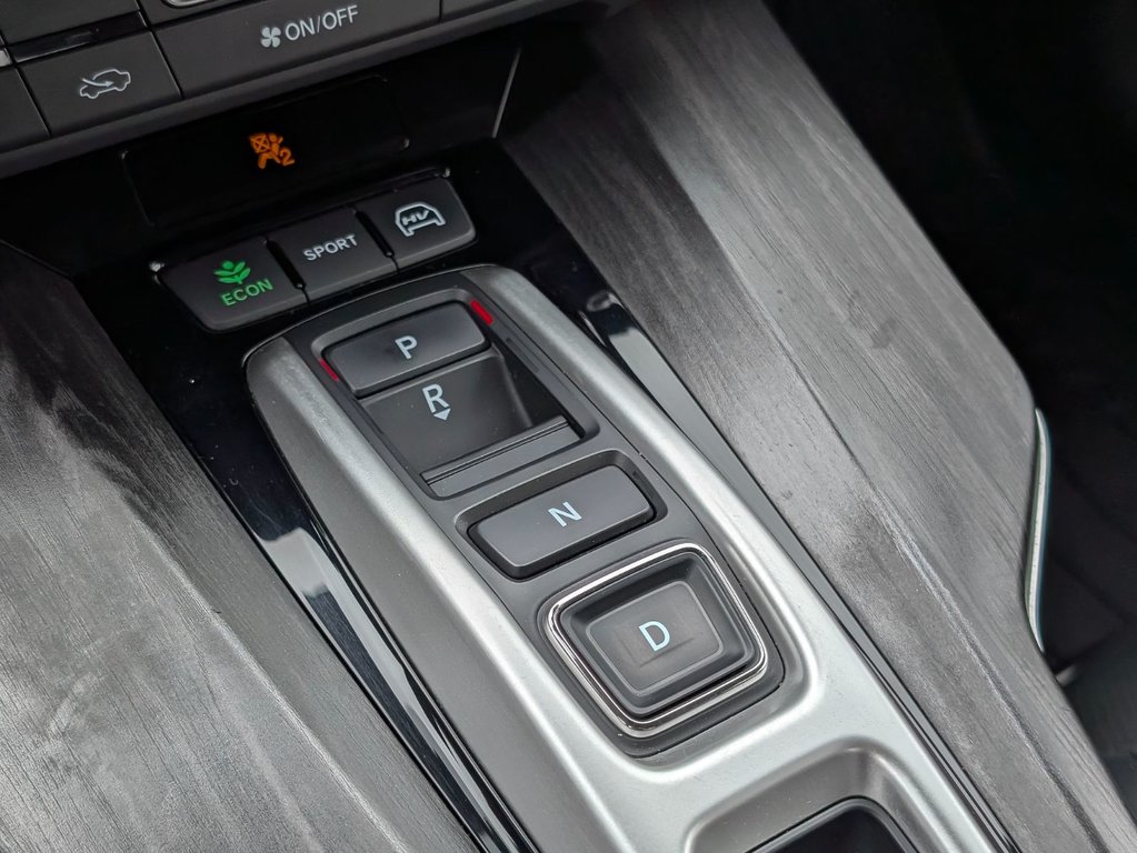2020 Honda CLARITY Plug-In Hybrid Touring in Sherbrooke, Quebec - 17 - w1024h768px