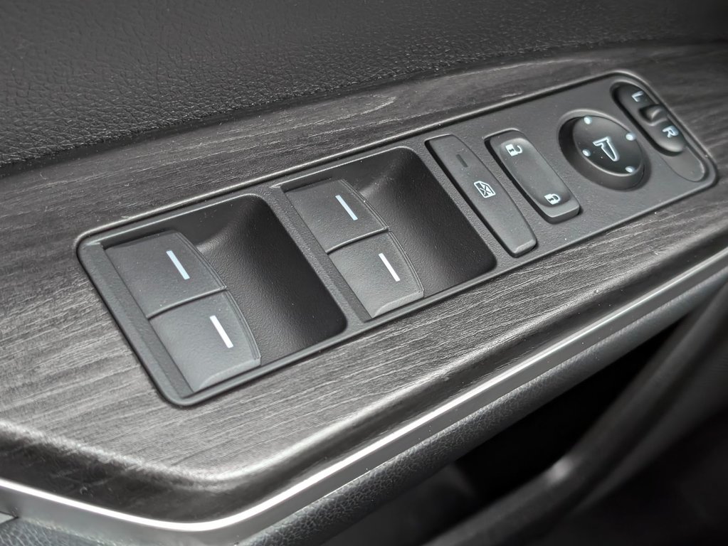 2020 Honda CLARITY Plug-In Hybrid Touring in Sherbrooke, Quebec - 20 - w1024h768px