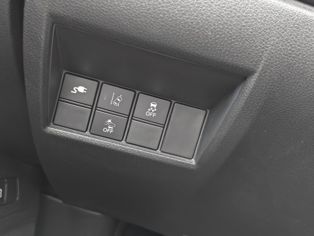 2020 Honda CLARITY Plug-In Hybrid Touring in Sherbrooke, Quebec - 21 - w1024h768px
