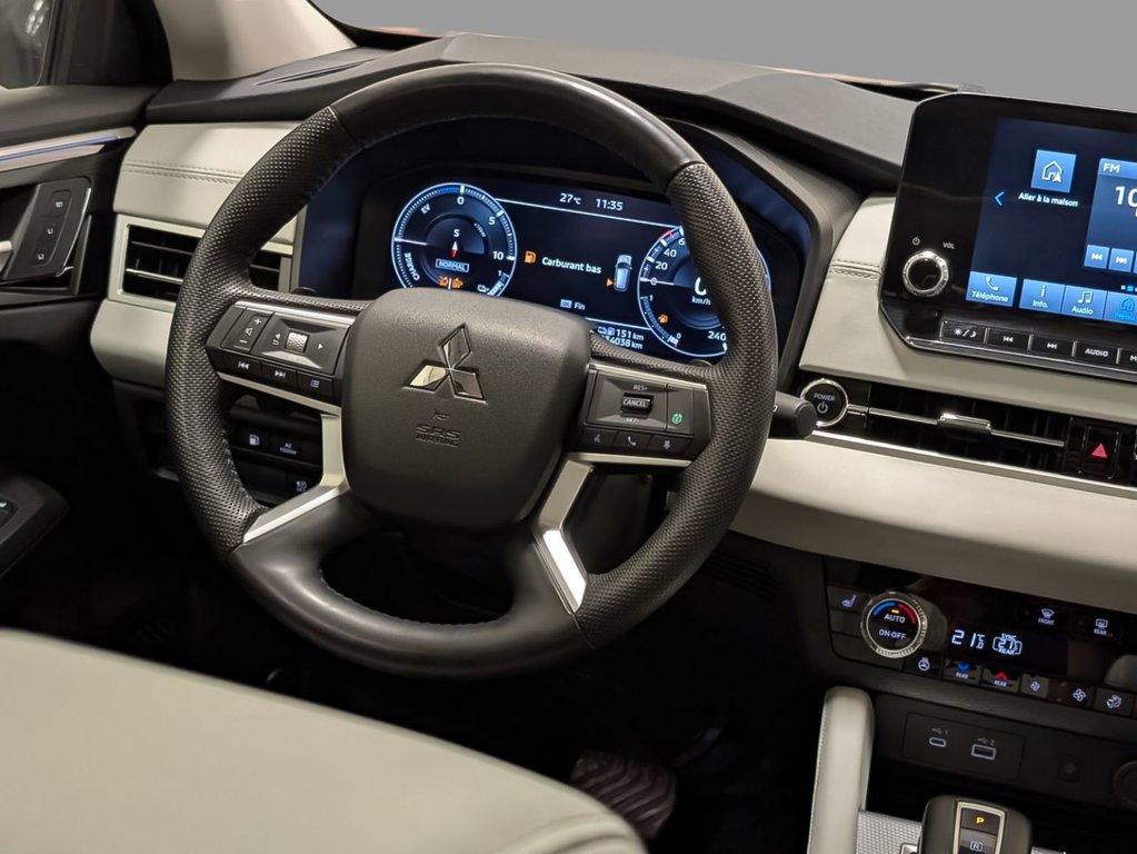 Mitsubishi Outlander PHEV GT S-AWC 7 Places Hitch Toit Pano 2023 à Sherbrooke, Québec - 15 - w1024h768px