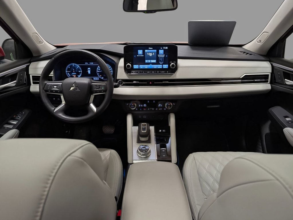 Mitsubishi Outlander PHEV GT S-AWC 7 Places Hitch Toit Pano 2023 à Sherbrooke, Québec - 14 - w1024h768px