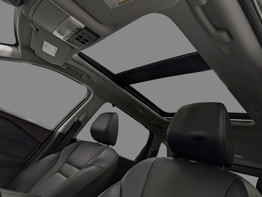2023 Nissan Rogue AWD SV Cuir Toit Pano in Sherbrooke, Quebec - 10 - w1024h768px