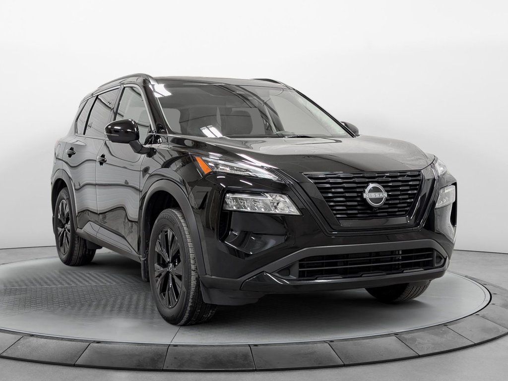 2023 Nissan Rogue AWD SV Cuir Toit Pano in Sherbrooke, Quebec - 3 - w1024h768px