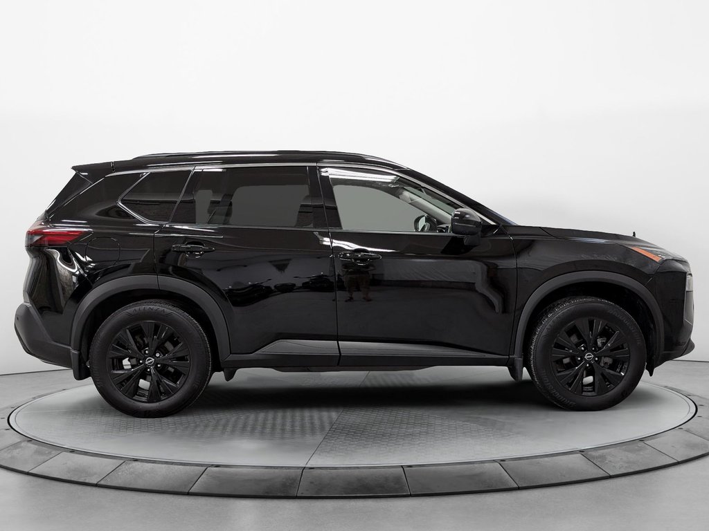 2023 Nissan Rogue AWD SV Cuir Toit Pano in Sherbrooke, Quebec - 7 - w1024h768px