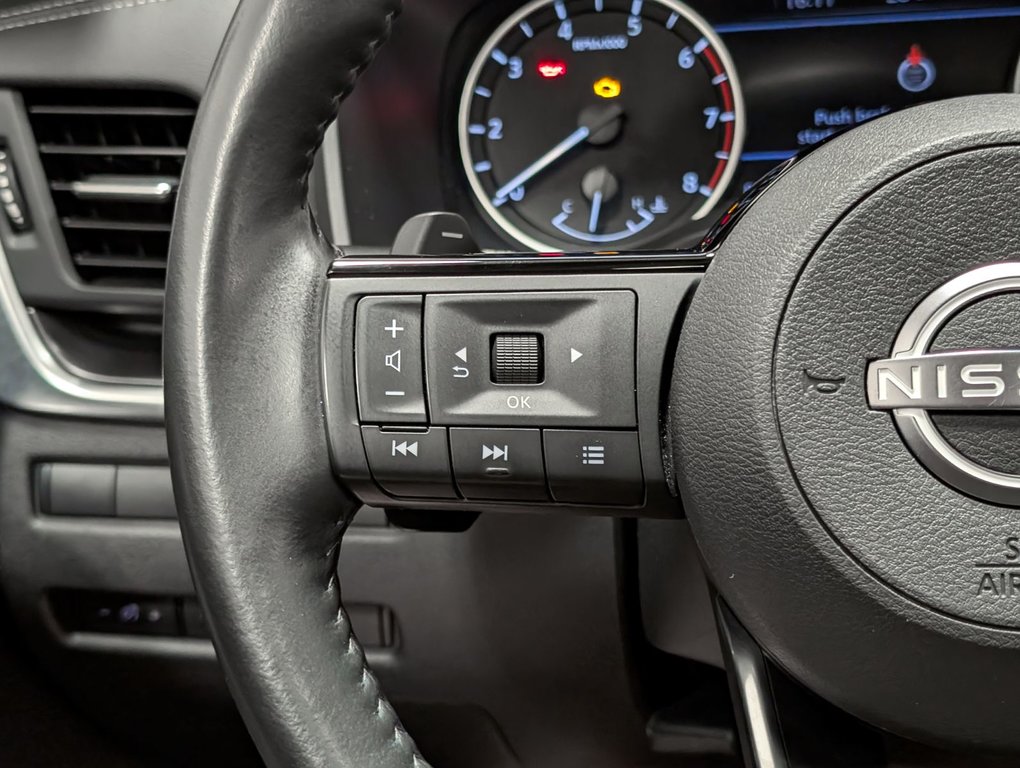 2023 Nissan Rogue AWD SV Cuir Toit Pano in Sherbrooke, Quebec - 21 - w1024h768px