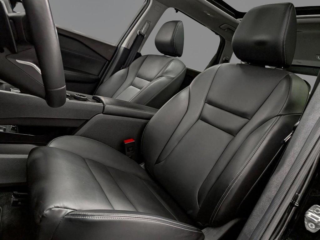 2023 Nissan Rogue AWD SV Cuir Toit Pano in Sherbrooke, Quebec - 9 - w1024h768px