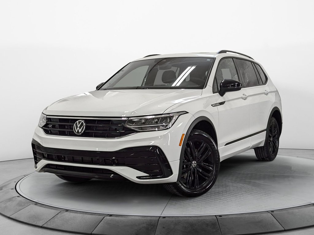 2022  Tiguan 2.0 TSI 4Motion Comfortline R-Line Black in Sherbrooke, Quebec - 1 - w1024h768px