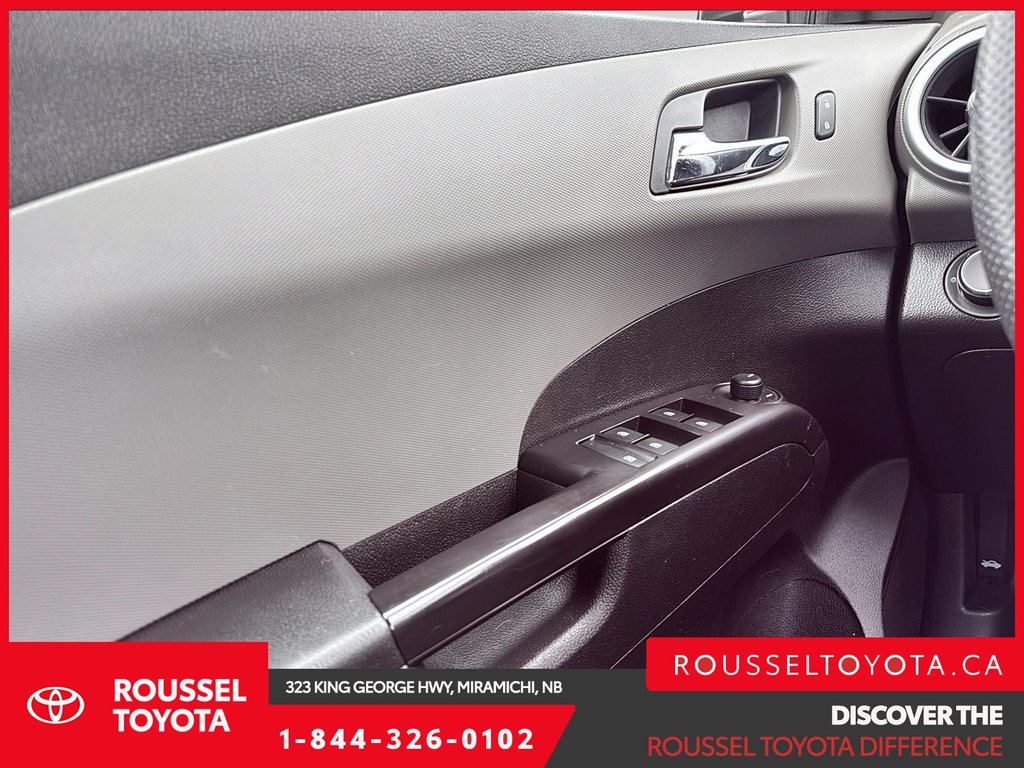 2018 Chevrolet Sonic LT in Miramichi, New Brunswick - 10 - w1024h768px