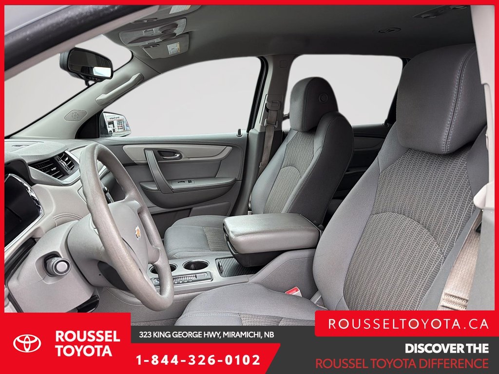2016 Chevrolet Traverse LS in Miramichi, New Brunswick - 9 - w1024h768px
