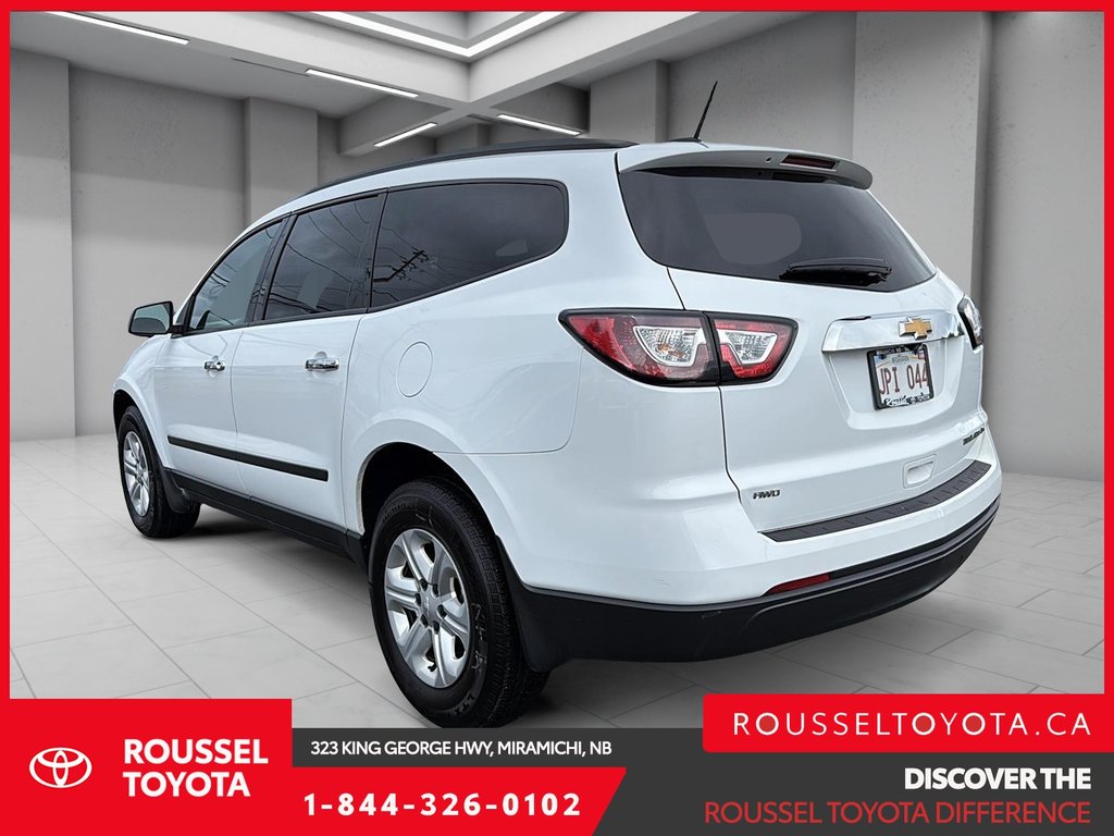 2016 Chevrolet Traverse LS in Miramichi, New Brunswick - 4 - w1024h768px