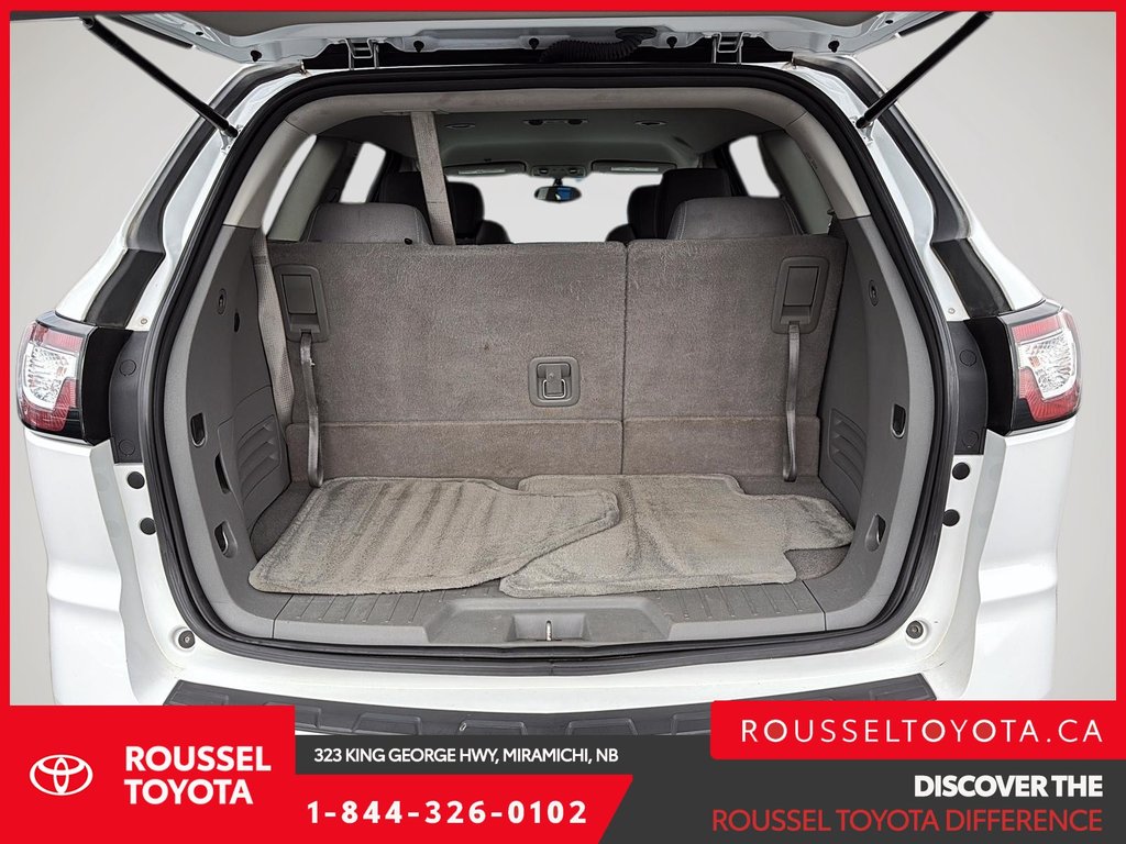 2016 Chevrolet Traverse LS in Miramichi, New Brunswick - 6 - w1024h768px