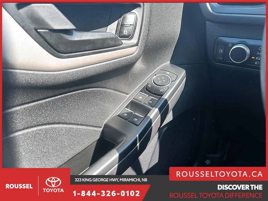 2022 Ford Escape SE Hybrid in Miramichi, New Brunswick - 11 - w1024h768px