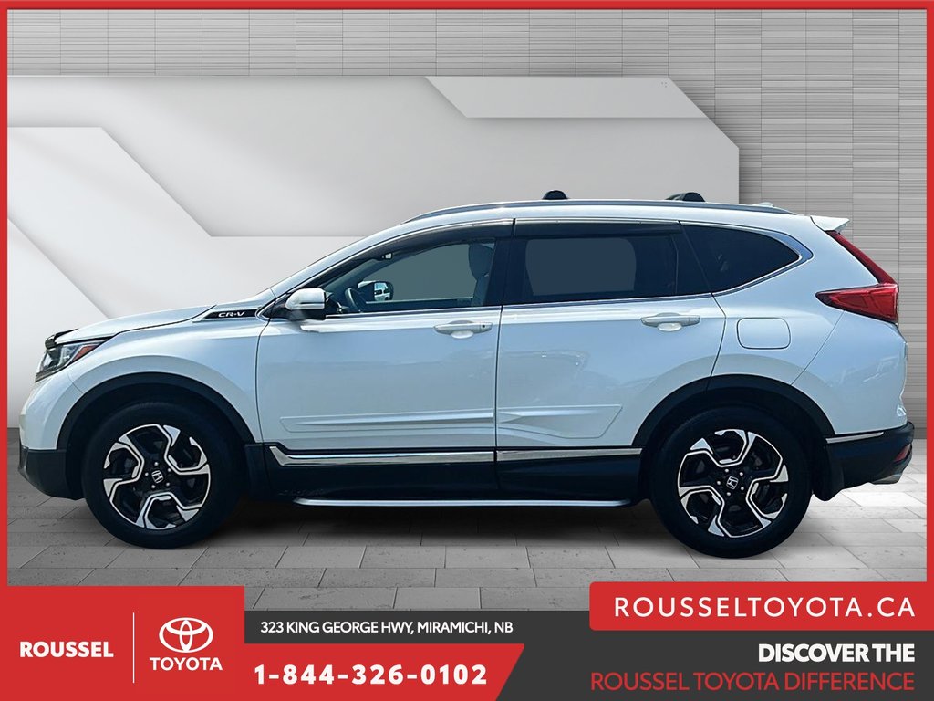 2017 Honda CR-V Touring in Miramichi, New Brunswick - 5 - w1024h768px