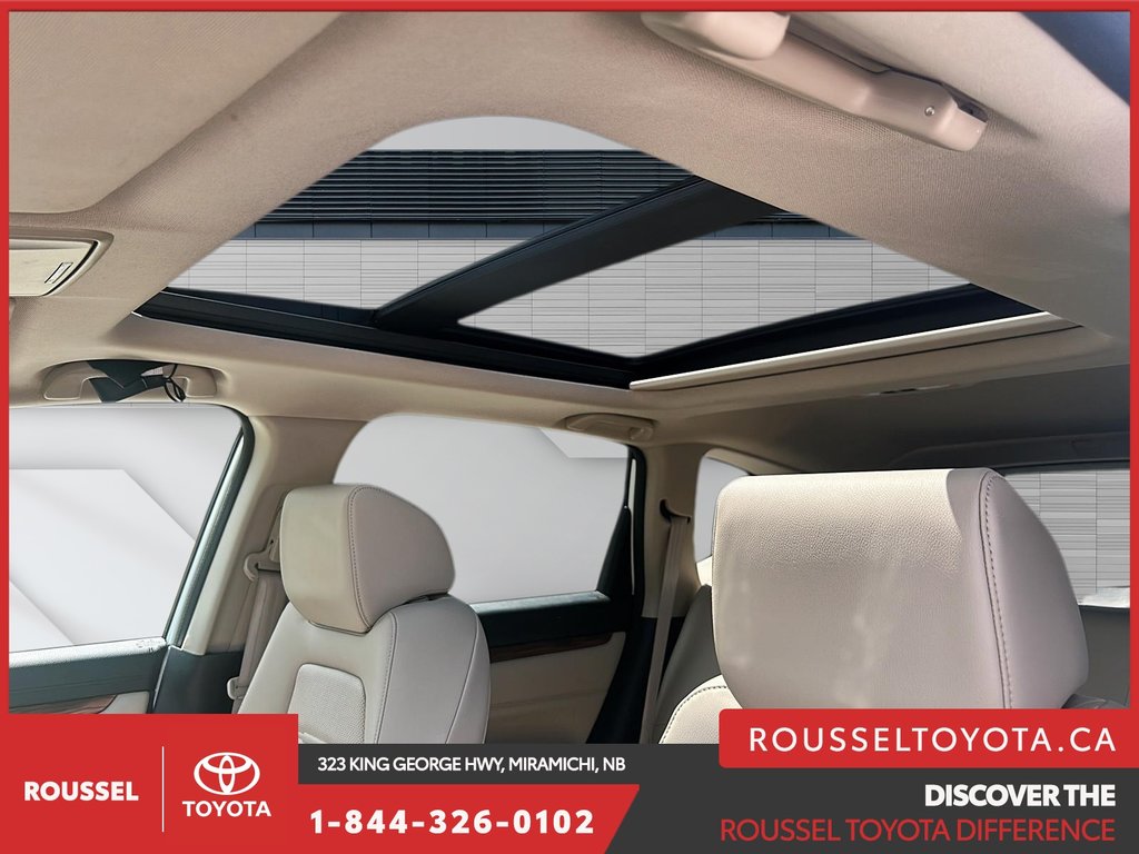 2017 Honda CR-V Touring in Miramichi, New Brunswick - 17 - w1024h768px
