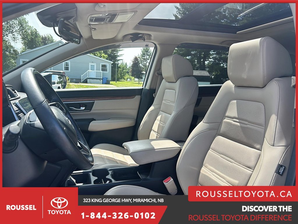 2017 Honda CR-V Touring in Miramichi, New Brunswick - 9 - w1024h768px