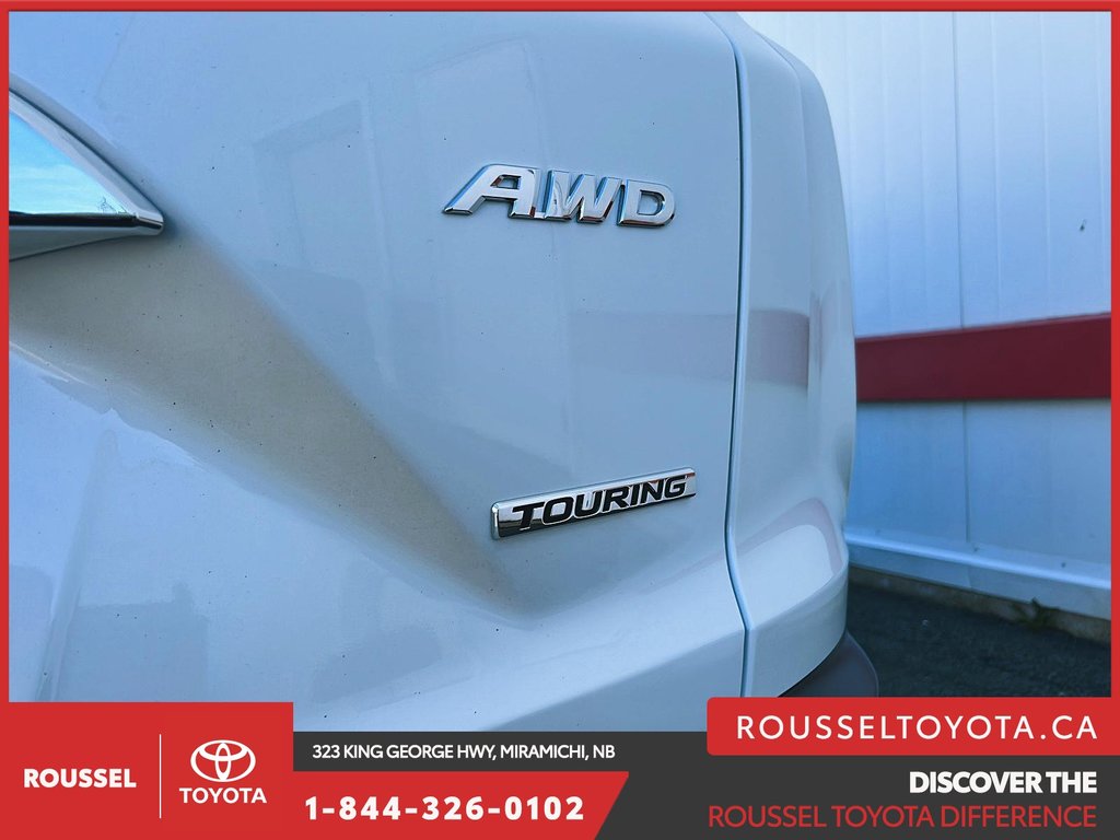 2018 Honda CR-V Touring in Miramichi, New Brunswick - 16 - w1024h768px