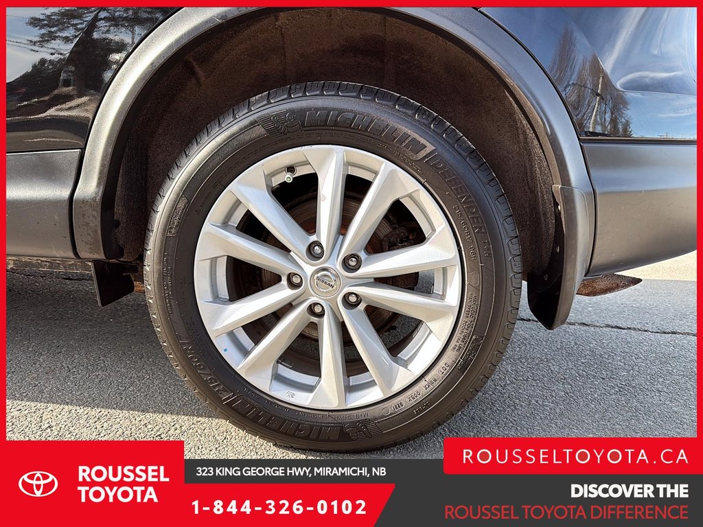 2017 Nissan Qashqai SV in Miramichi, New Brunswick - 7 - w1024h768px