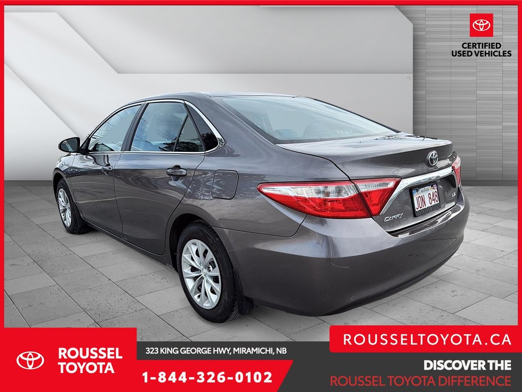 2017 Toyota Camry LE in Miramichi, New Brunswick - 4 - w1024h768px
