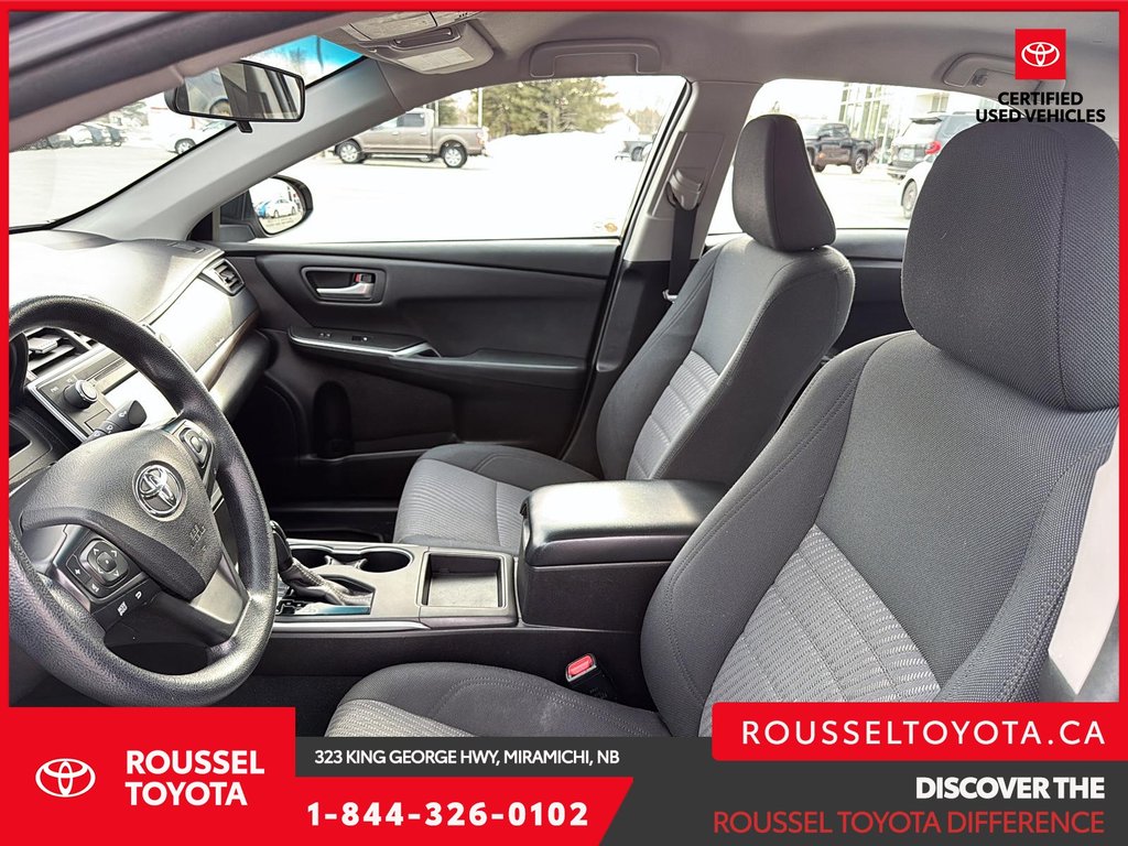 2017 Toyota Camry LE in Miramichi, New Brunswick - 8 - w1024h768px