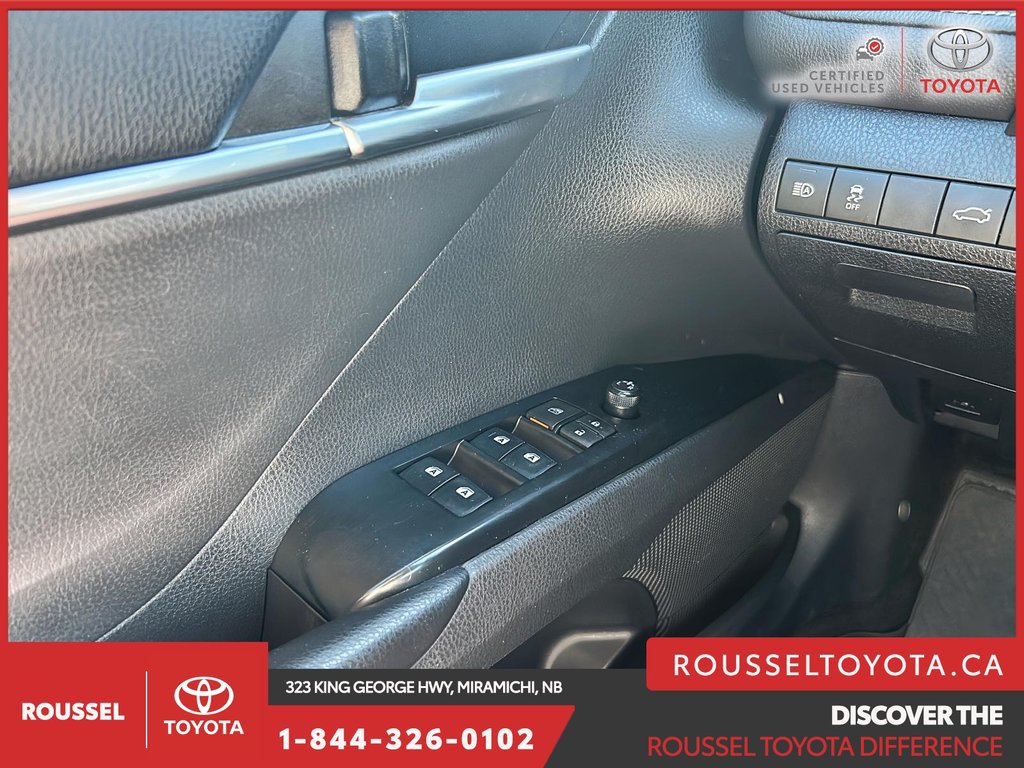 2018 Toyota Camry SE in Miramichi, New Brunswick - 11 - w1024h768px