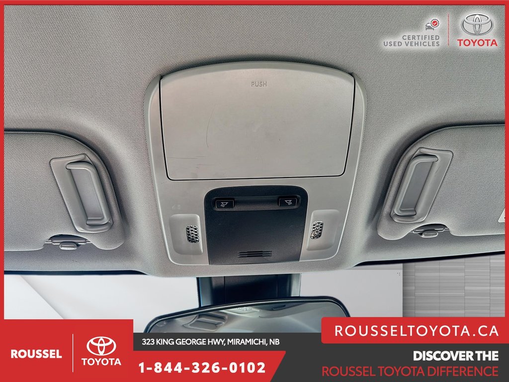 2018 Toyota Camry SE in Miramichi, New Brunswick - 17 - w1024h768px