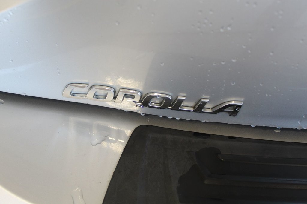 2019  Corolla Hatchback SE in Miramichi, New Brunswick - 5 - w1024h768px